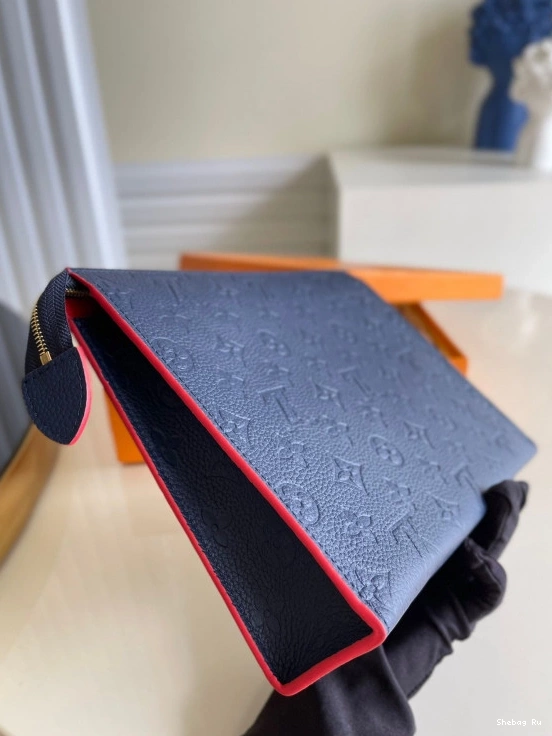 POCHETTE LOUIS VUITTON VOYAGE 0813